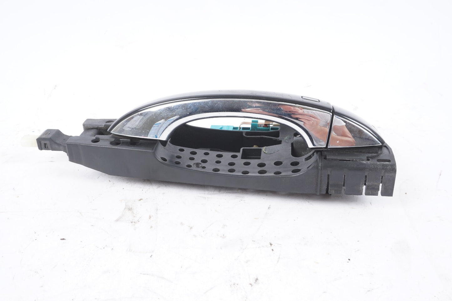 2012 - 2018 AUDI A7 FRONT RIGHT PASSENGER EXTERIOR DOOR HANDLE   OEM