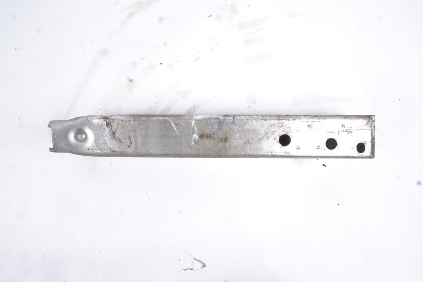 2018 - 2023 BMW X2 F39 FRONT LEFT SIDE BUMPER LOWER MOUNT BRACKET OEM 7374790