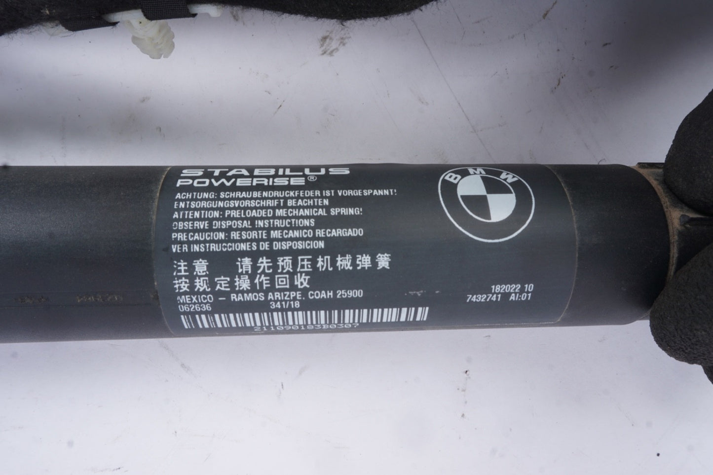 2011 - 2017 BMW X3 F25  Left Right Rear Trunk Lid Gate Lift Spindle Drive Shock