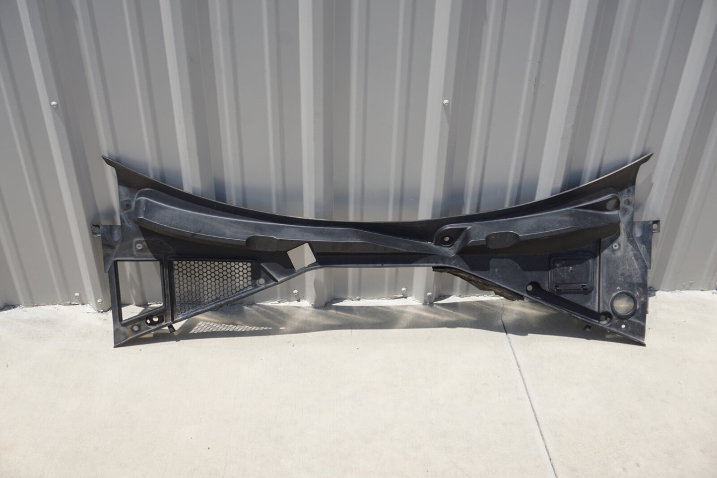 2017-2020 ALFA ROMEO GIULIA WINDSHIELD WIPER COWL PANEL COVER GRILLE OEM