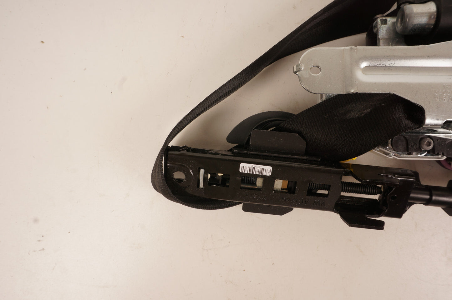 2011 - 2017 AUDI A8 FRONT RIGHT PASSENGER SEAT BELT SEATBELT RETRACTOR OEM