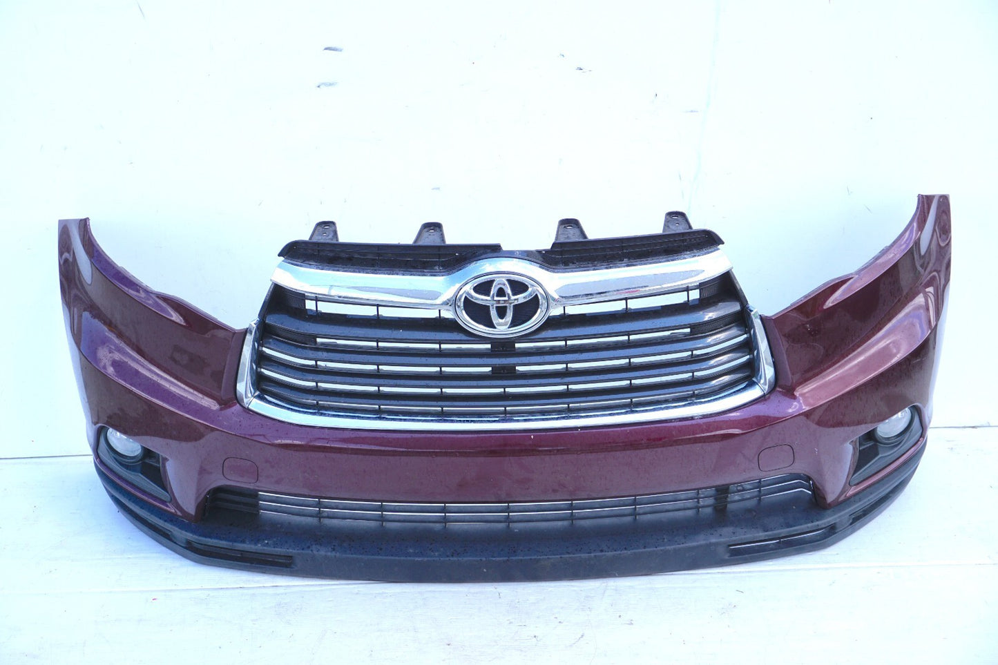 2014 - 2016 Toyota Highlander Front Bumper Cover w/ Grille OEM