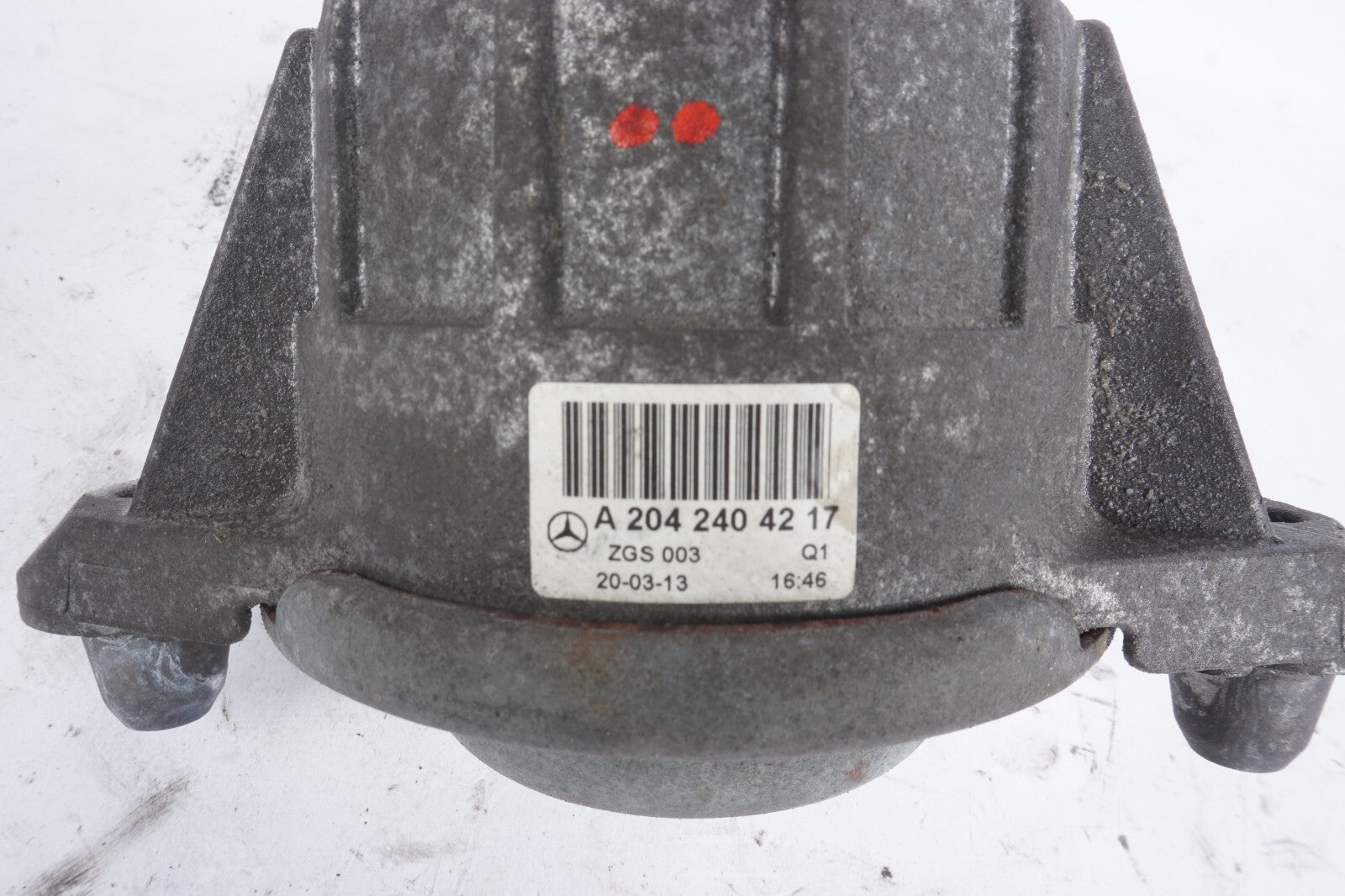 12-15 Mercedes W204 C250 SLK250 Engine Mount Bracket Right Passenger Side OEM