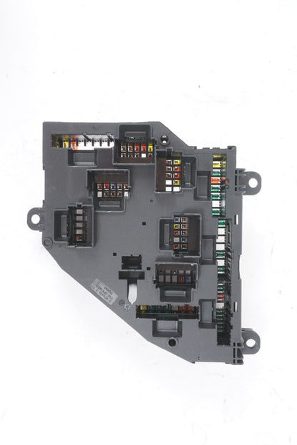 2010 - 2017 BMW 550I GT F07 REAR TRUNK FUSE RELAY JUNCTION BOX MODULE  OEM