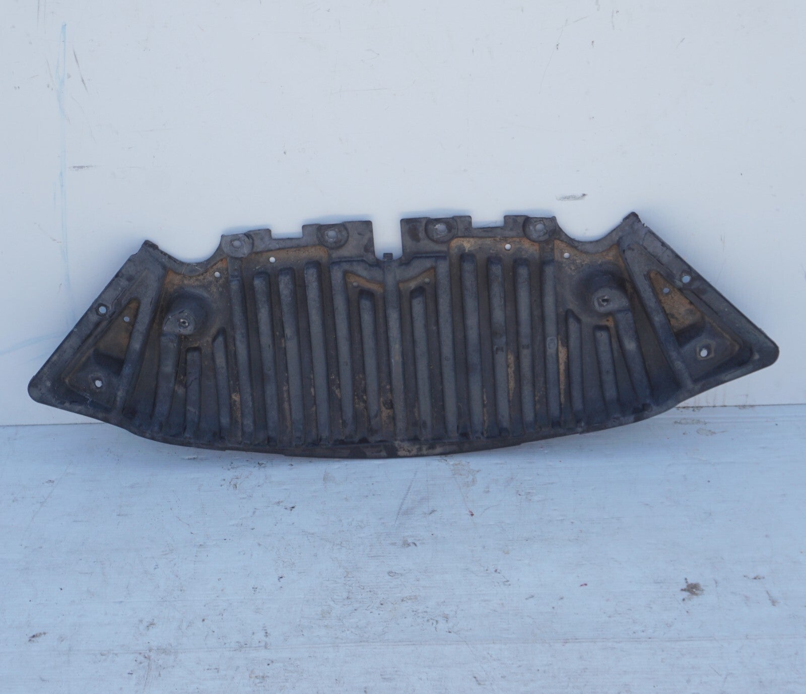 08-13 MERCEDES W204 C CLASS FRONT BUMPER UNDER SPLASH GUARD COVER PANEL OEM