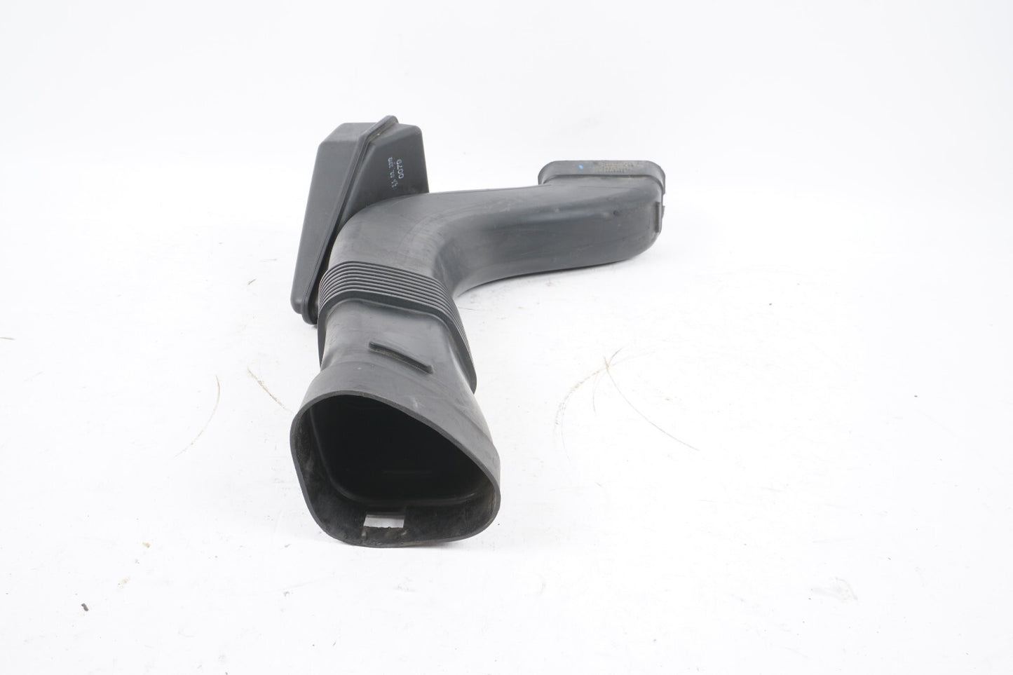 11-15 BMW F10 F13 550i 650i 750i Air Intake Duct Tube Pipe Left Driver Side OEM