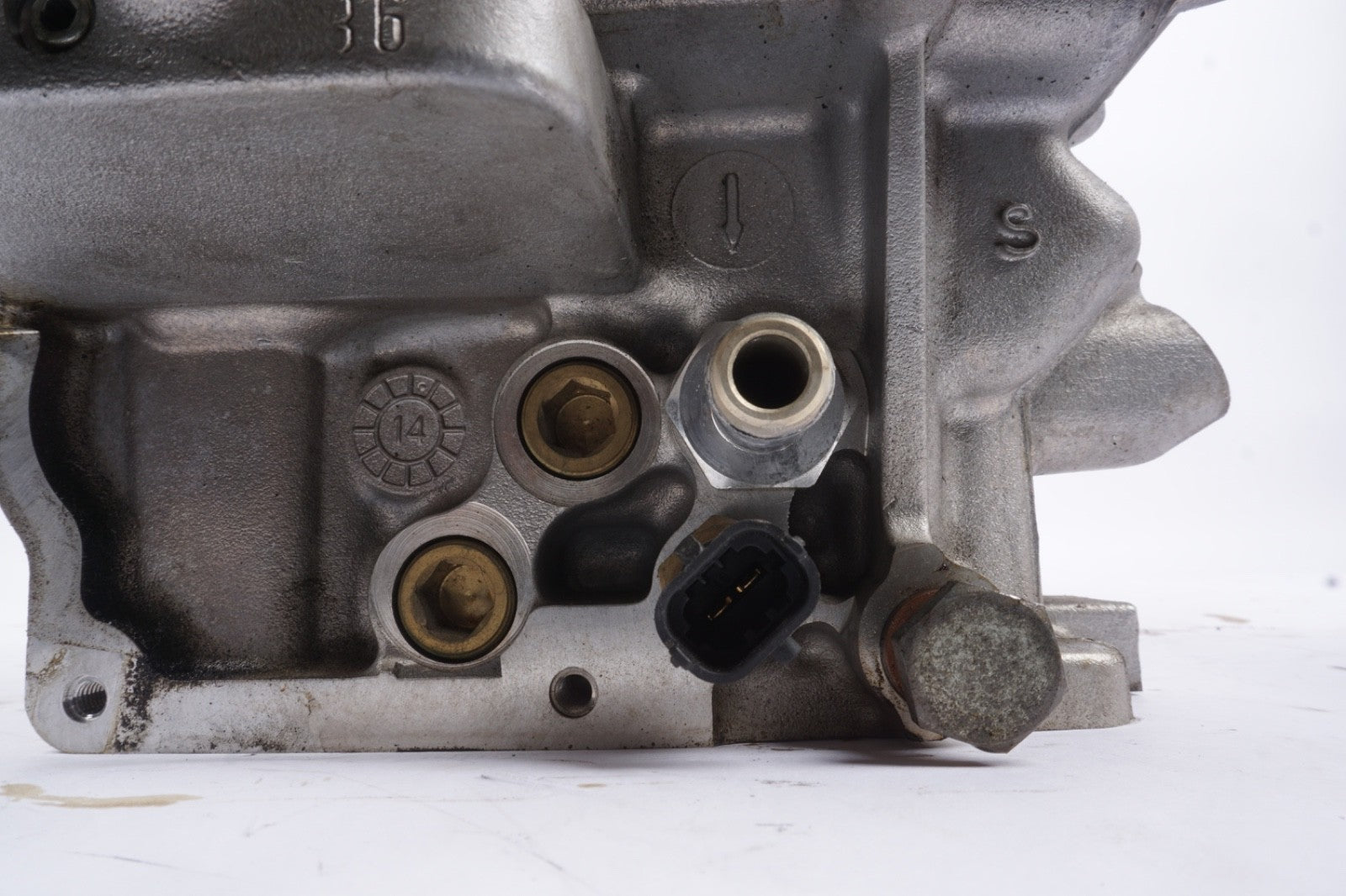 2014-2019 MASERATI GHIBLI 3.0L V6 LEFT DRIVER SIDE CYLINDER HEAD OEM