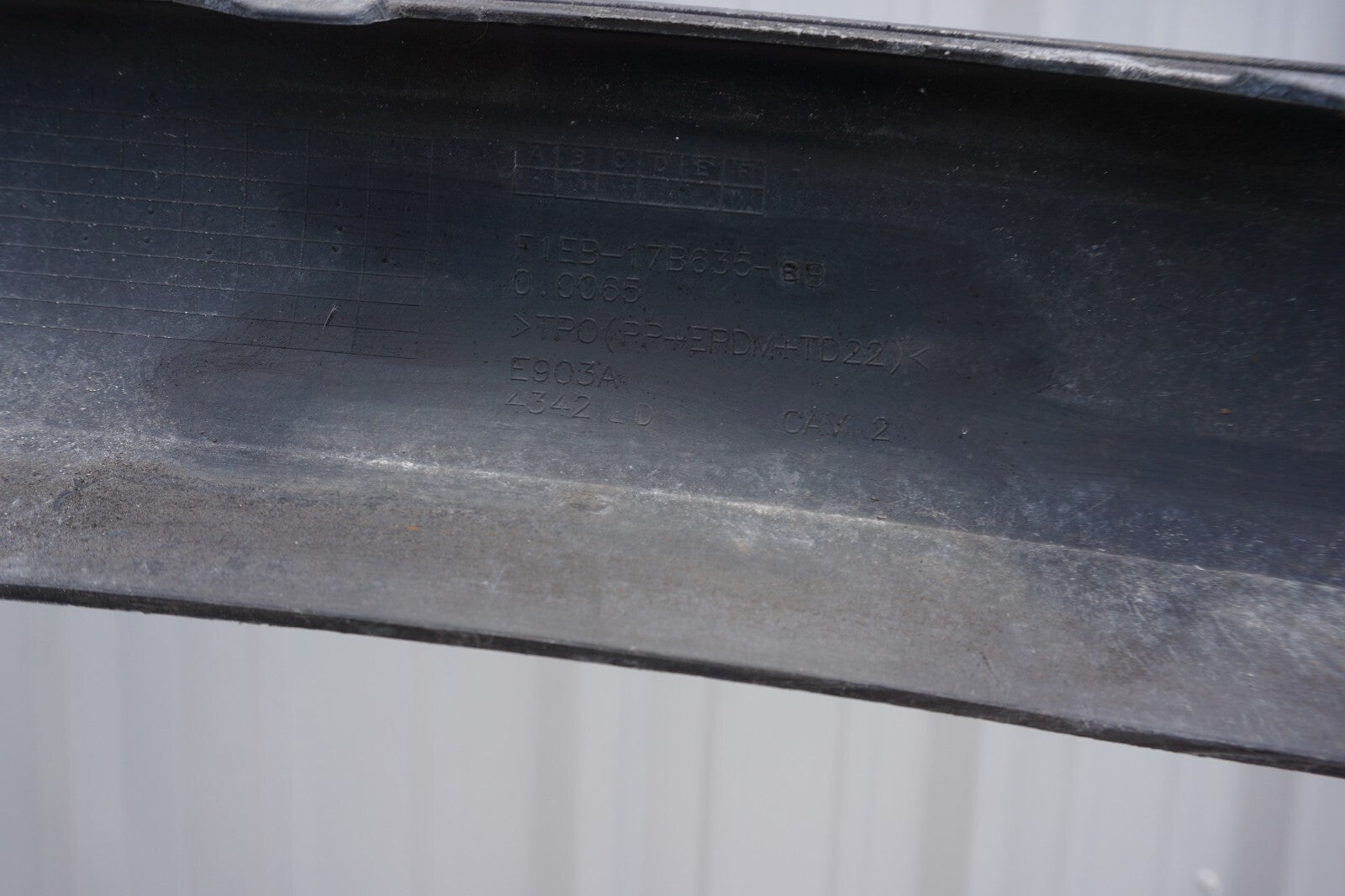 2015-2018 FORD FOCUS FRONT BUMPER LOWER COVER VALANCE PANEL GRILL OEM