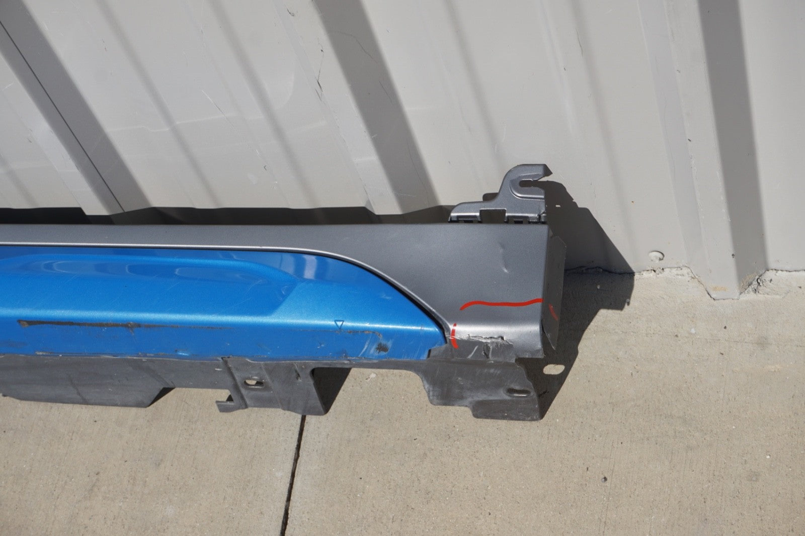 2018 - 2022 BMW X2 F39 Right Lower Rocker Panel Trim Blue OEM ! HAS DAMAGE !