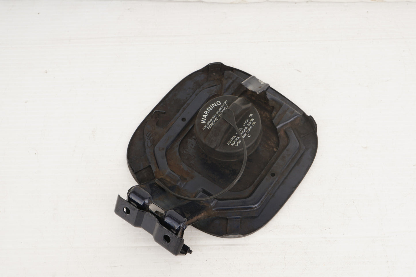 14 - 20 MITSUBISHI OUTLANDER FUEL GAS TANK FILLER DOOR LID W/ CAP OEM