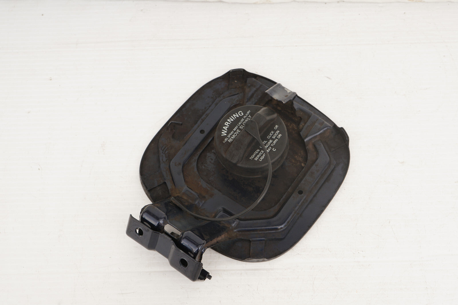 14 - 20 MITSUBISHI OUTLANDER FUEL GAS TANK FILLER DOOR LID W/ CAP OEM