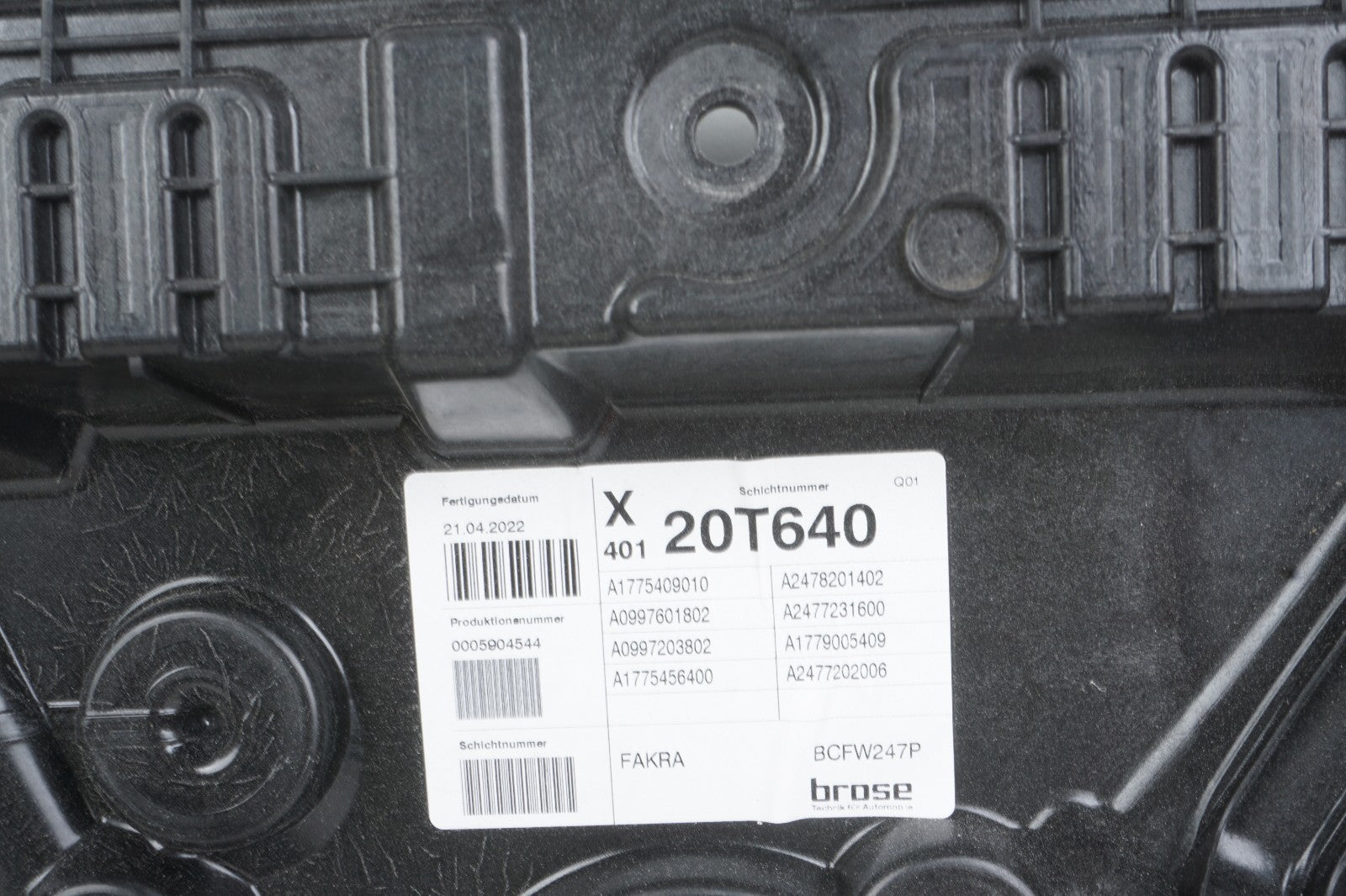 2022 - 2024 MERCEDES EQB350 FRONT RIGHT DOOR WINDOW REGULATOR CARRIER SPEAKER