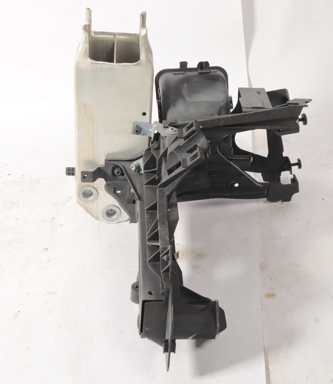 10-17 BMW F07 535i 550i GT RADIATOR SUPPORT PANEL LOWER LEFT DRIVER OEM