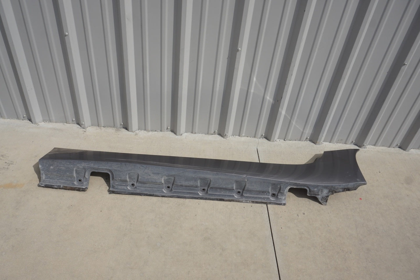 03-08 BMW Z4 E85 OEM LEFT Driver Side Skirt Rocker Panel Molding SILVER