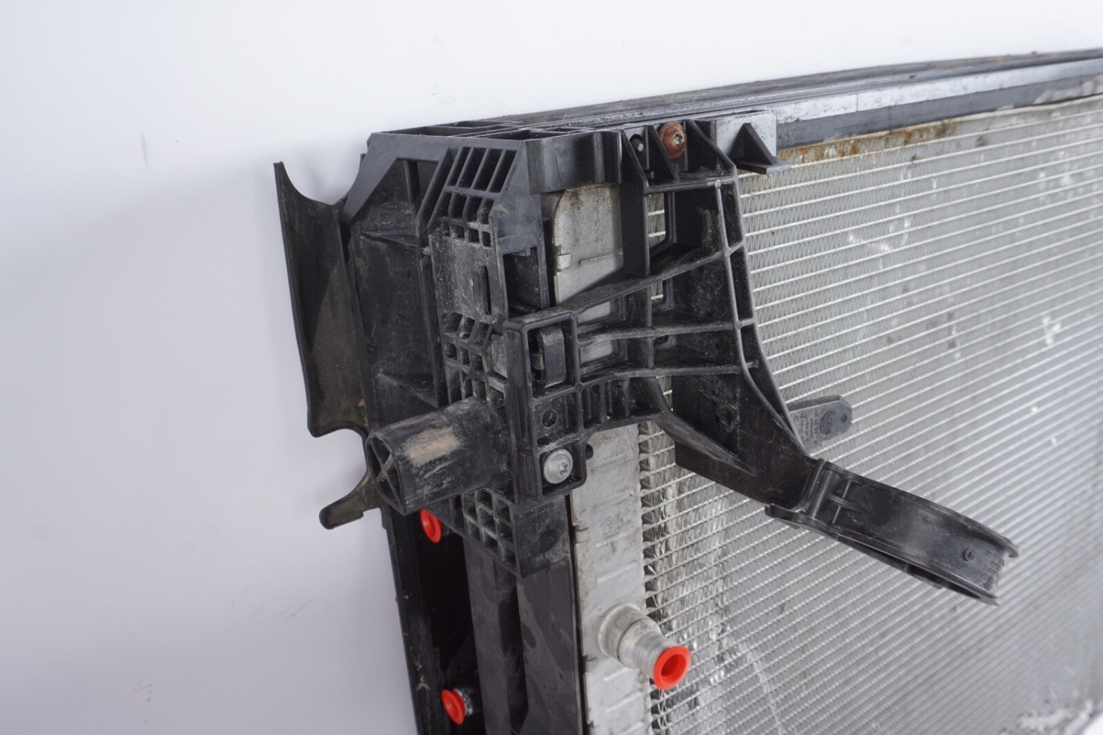 2011 to 2016 BMW 550I 650I 4.4L Radiator AC Condenser Cooling
