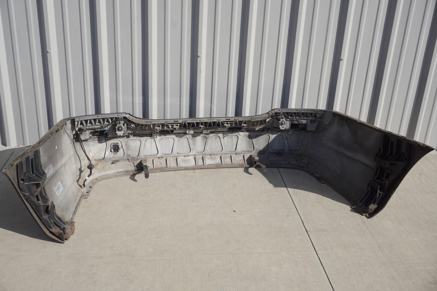 07-09 Mercedes W221 S600 S550 Base Rear Bumper Cover Assembly Black OEM