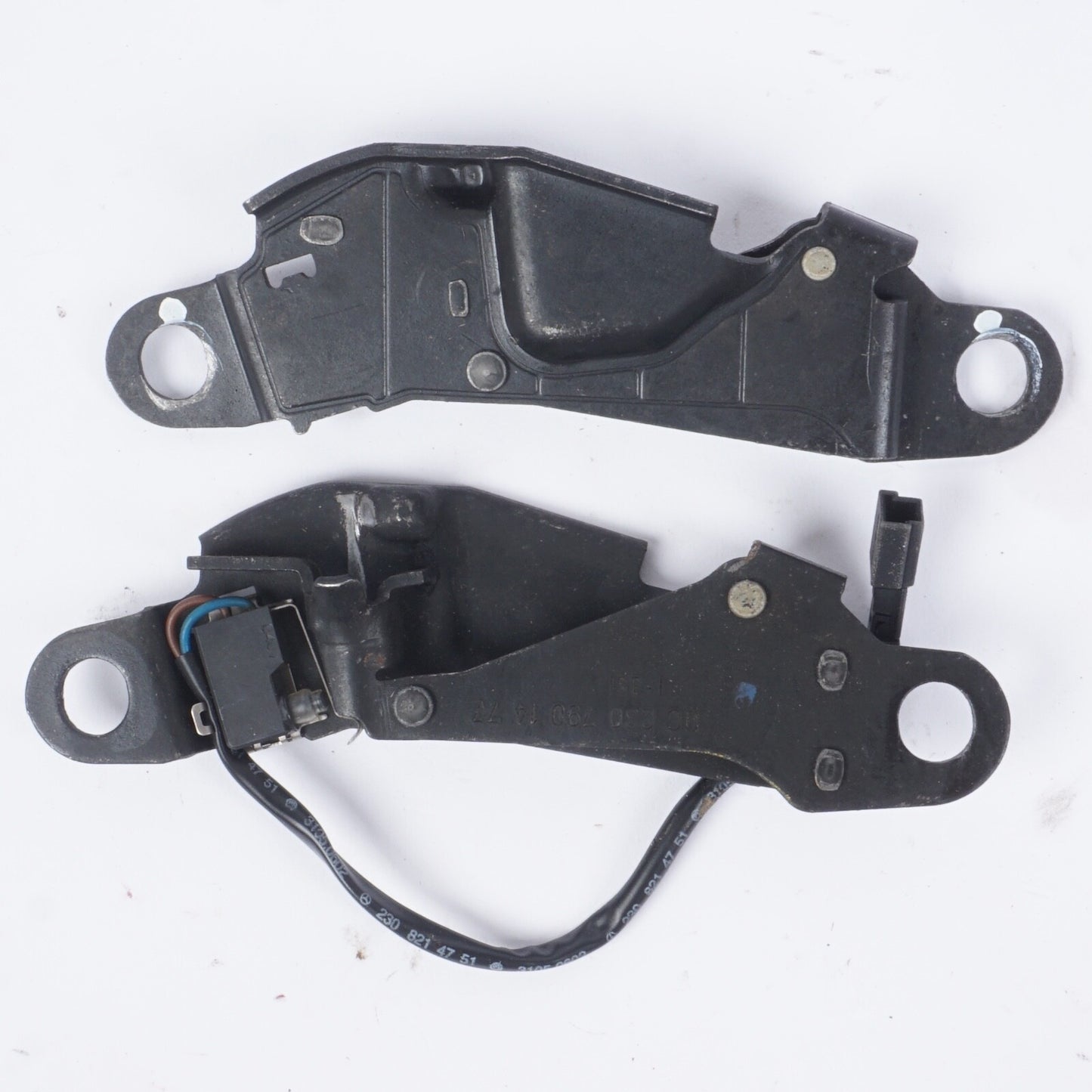 03-06 Mercedes SL500 SL600 Left Right Convertible Roof Top Striker Latch Oem