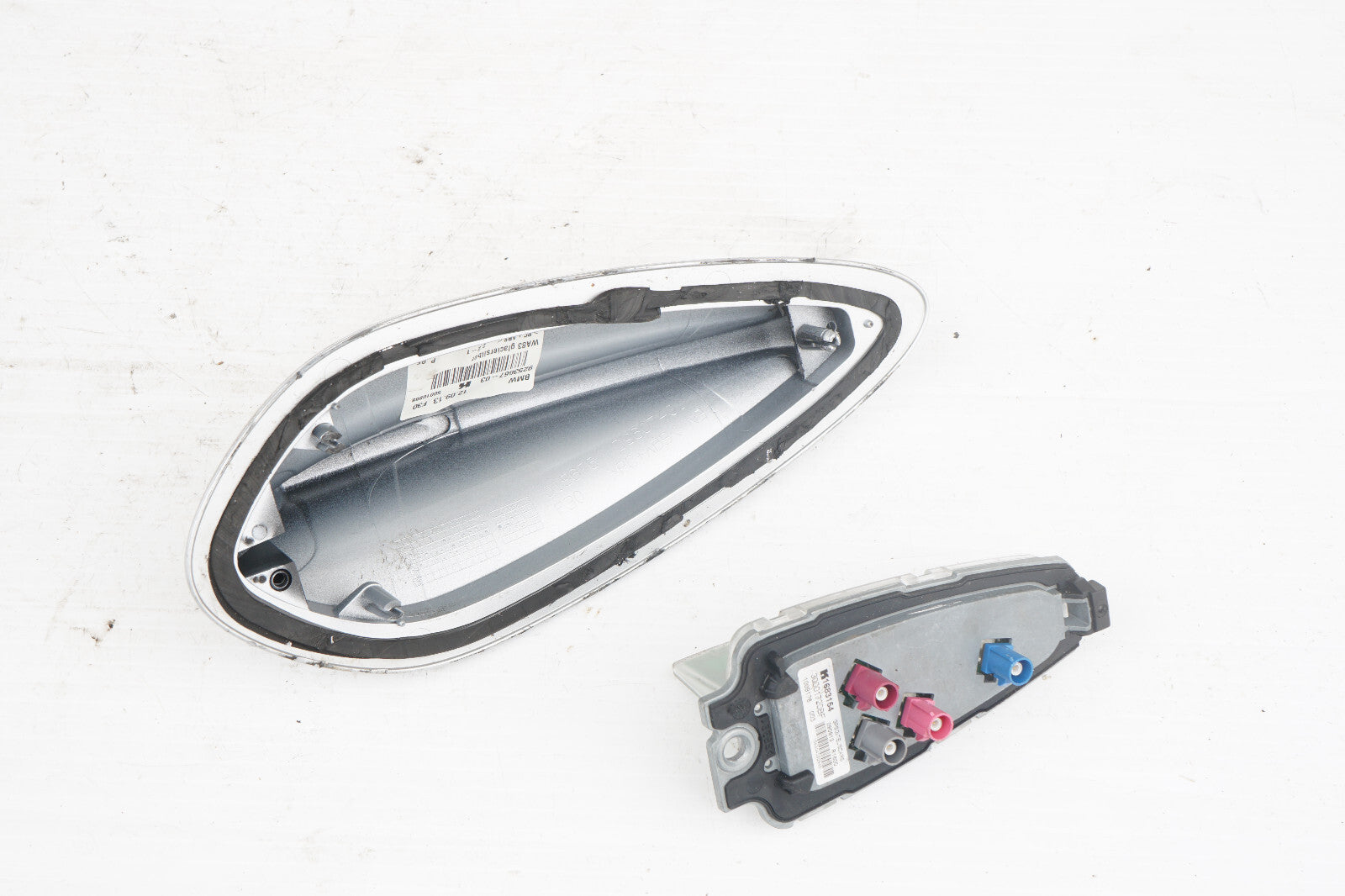 2014 - 2016 BMW 428i F32 COUPE ROOF SHARK FIN ANTENNA 9253667 OEM
