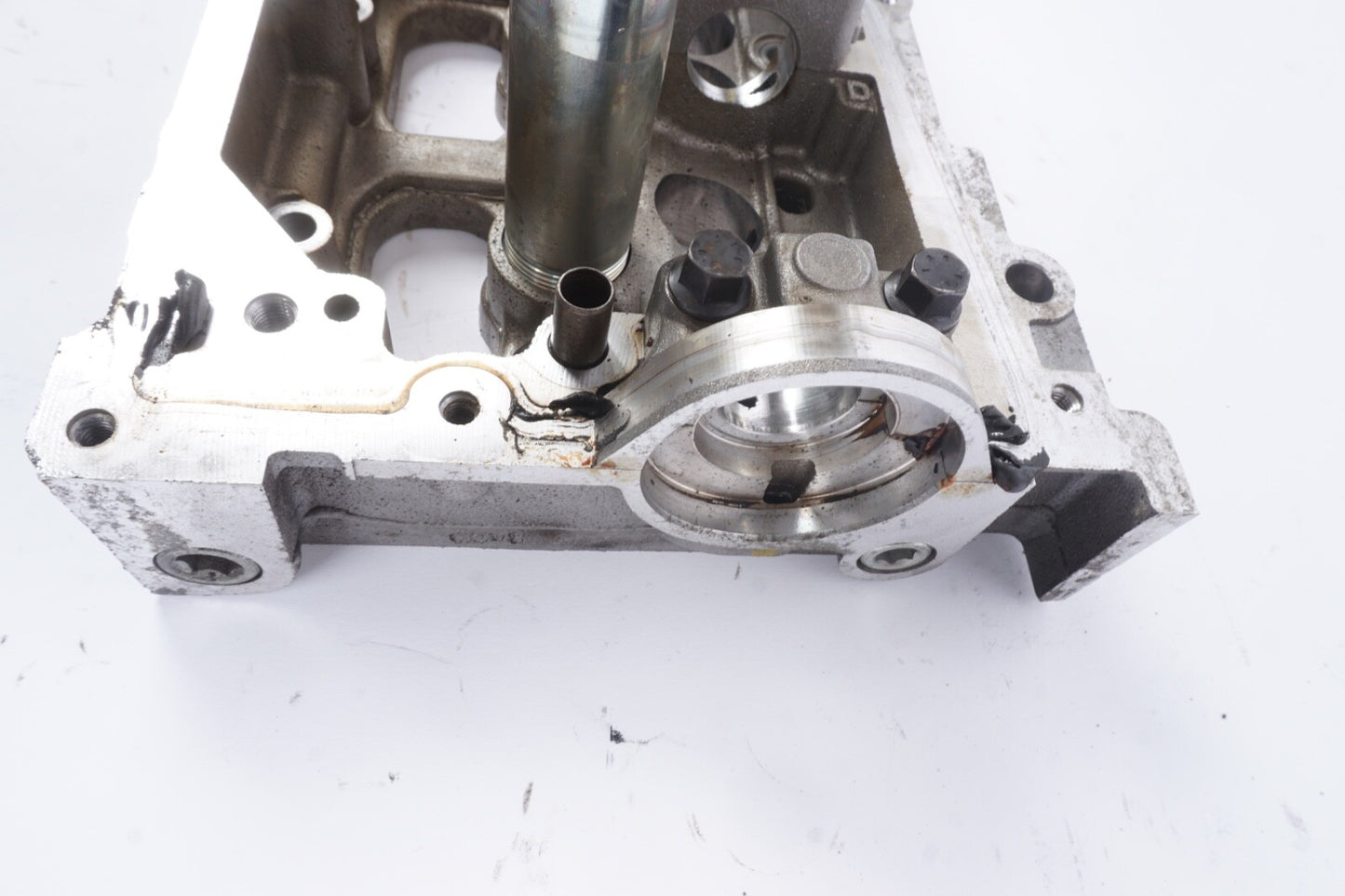2012-2017 Fiat 500L OEM Camshaft Carrier Cradle 1.4L 04892685AA