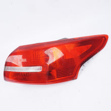 2015 - 2018 FORD FOCUS REAR RIGHT PASSENGER TAIL LIGHT LAMP OEM ! SEDAN ONLY !