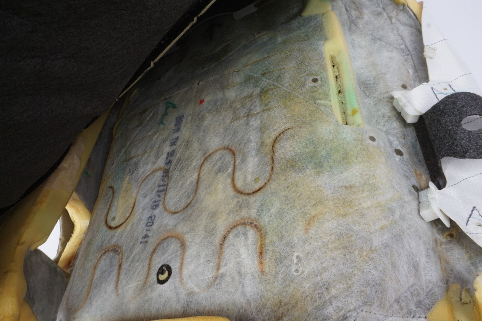 2018-2020 Honda Odyssey OEM Front Right Seat Upper Backrest Cushion DAMAGED