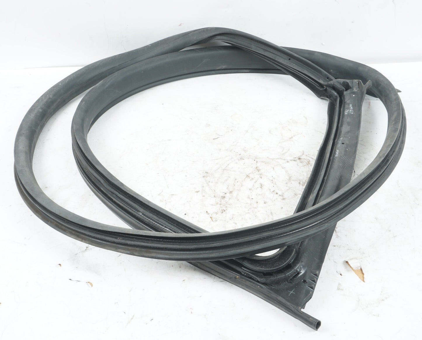 14 - 20 MASERATI QUATTROPORTE FRONT LEFT DRIVER DOOR WEATHERSTRIP SEAL OEM