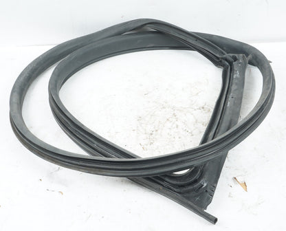 14 - 20 MASERATI QUATTROPORTE FRONT LEFT DRIVER DOOR WEATHERSTRIP SEAL OEM