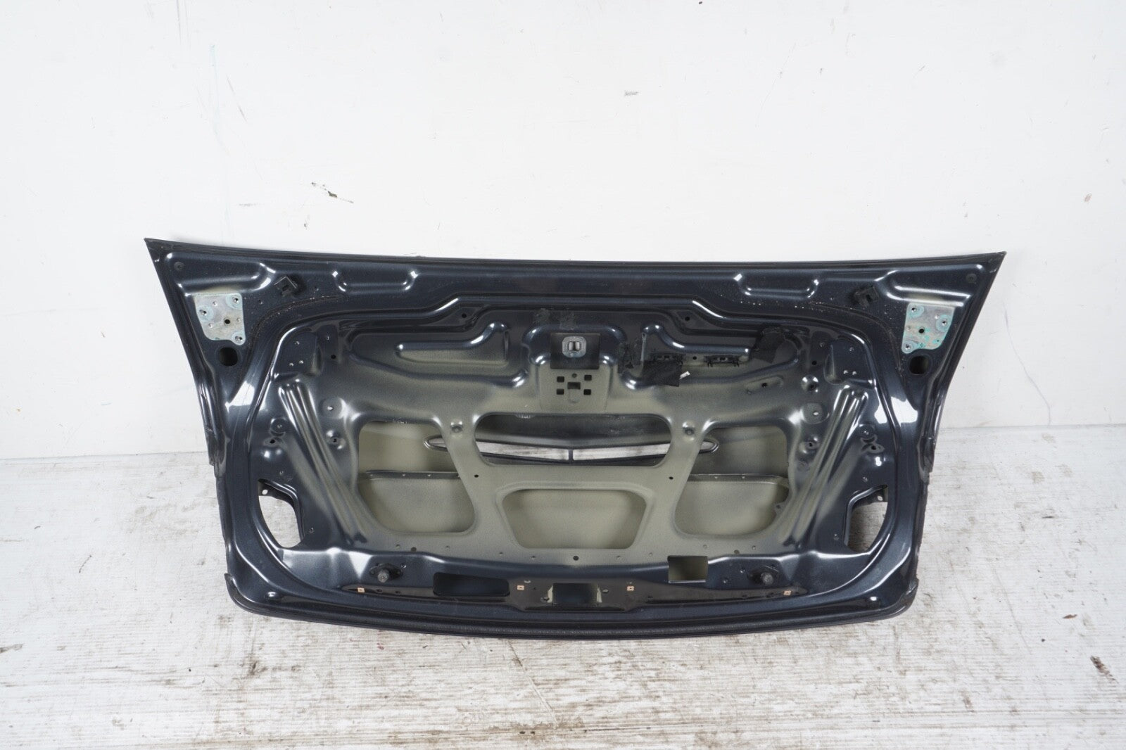 11-17 Mercedes W207 E550 E400 E350 E550 Convertible Trunk Lid Panel Assembly OEM
