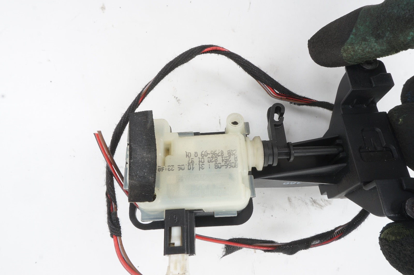 07-13 MERCEDES W221 S550 S600 GAS FUEL LID DOOR LOCK LATCH ACTUATOR A2518200197