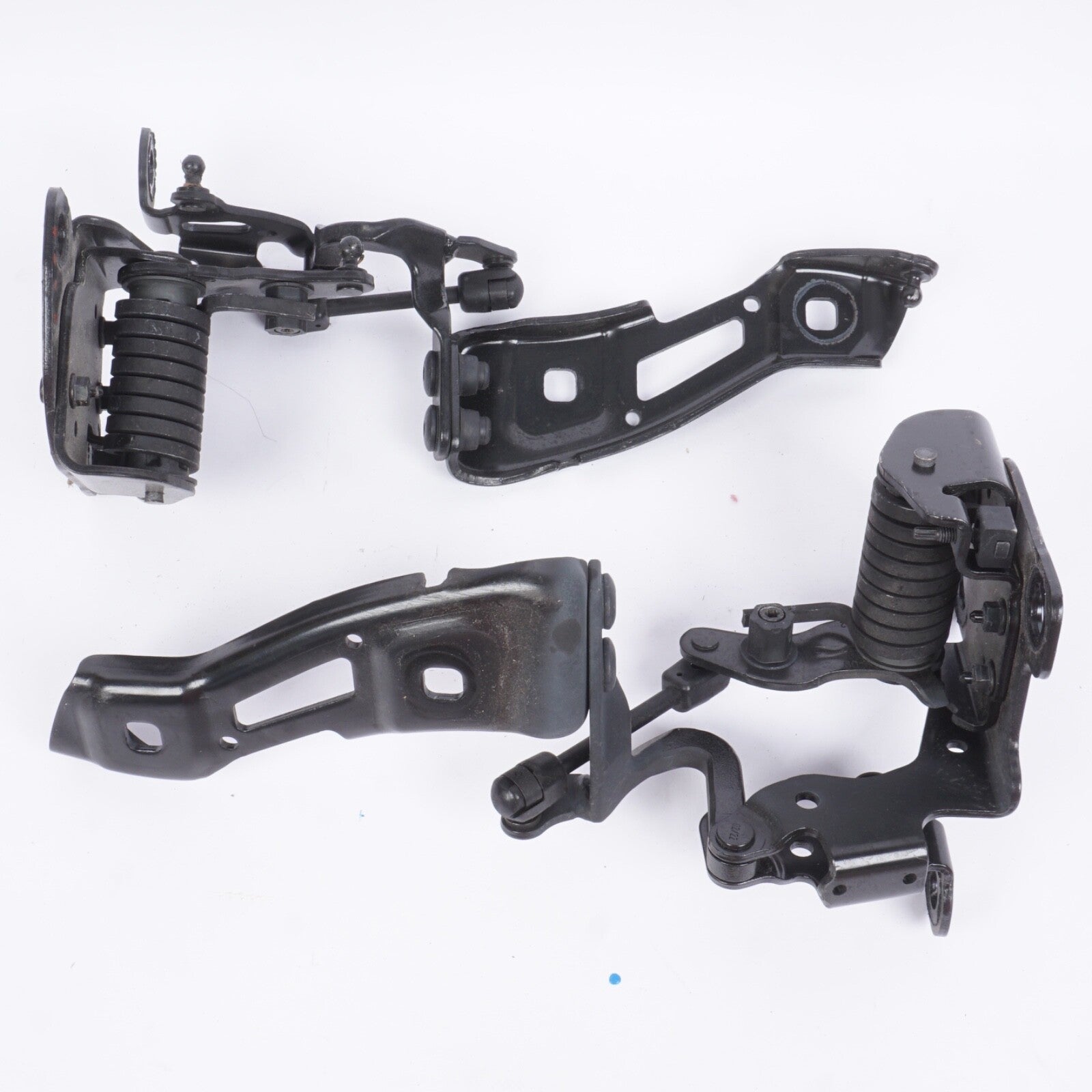 2021 2022 2023 BMW M440I REAR LEFT CONVERTIBLE TOP SUPPORT HINGE BRACKET 8495767