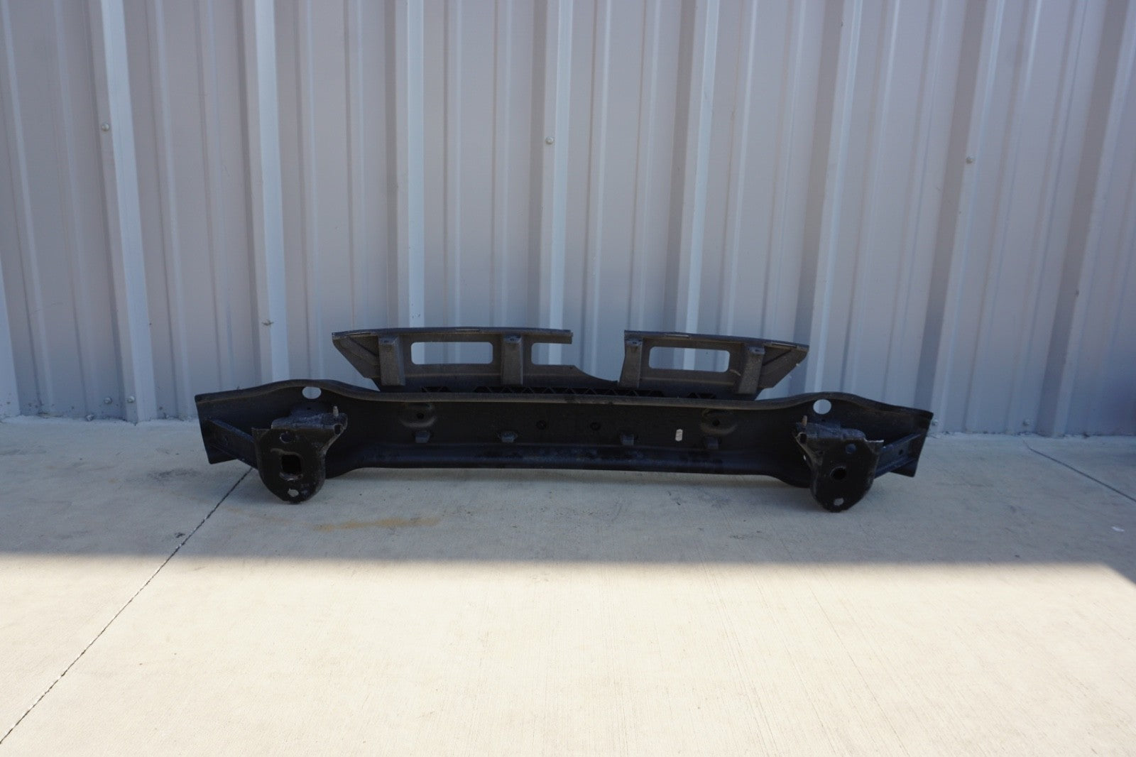 2012-2018 BMW 640I 650i F12 REAR BUMPER REINFORCEMENT IMPACT BAR OEM.