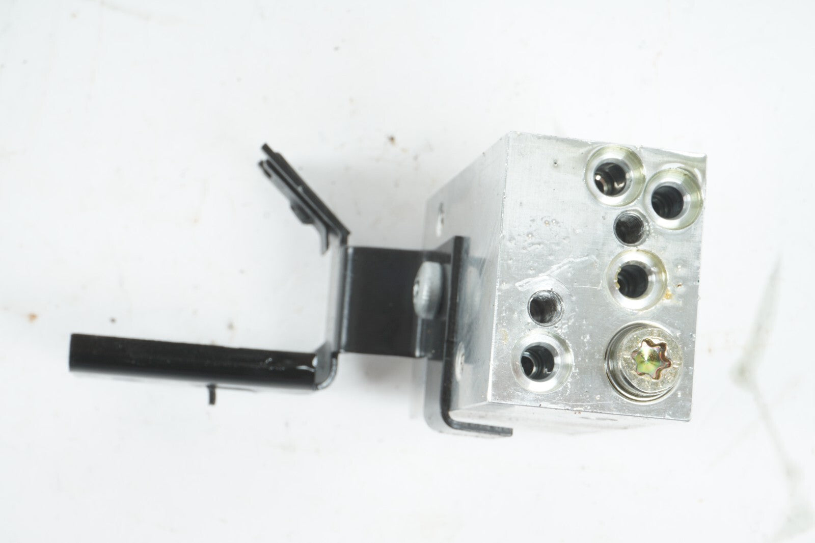 2006-2013 VOLVO C70 ROOF HYDRAULIC PUMP VALVE 156171600 OEM