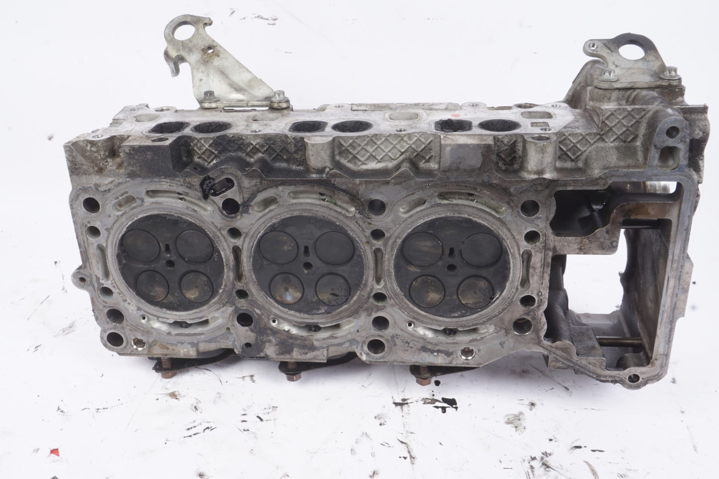2011  - 2013 Mercedes E350 Diesel Engine Cylinder Head Left LH  A6420100521