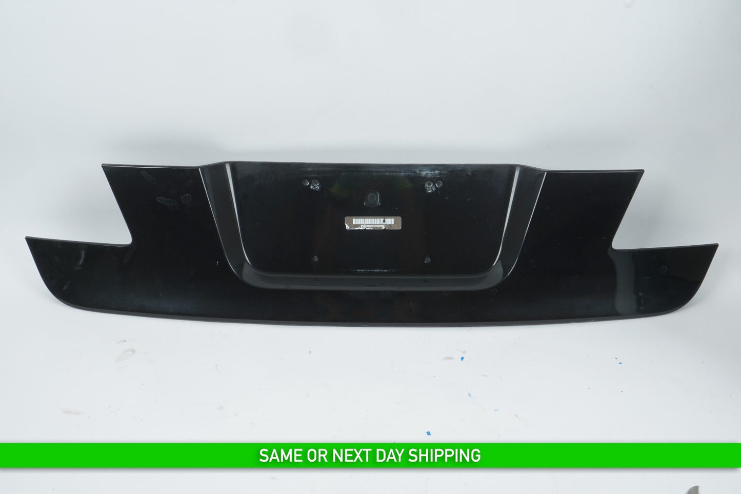 2009 - 2012 BMW 750Li TRUNK LID LICENSE PLATE HOLDER PANEL 7205771 OEM