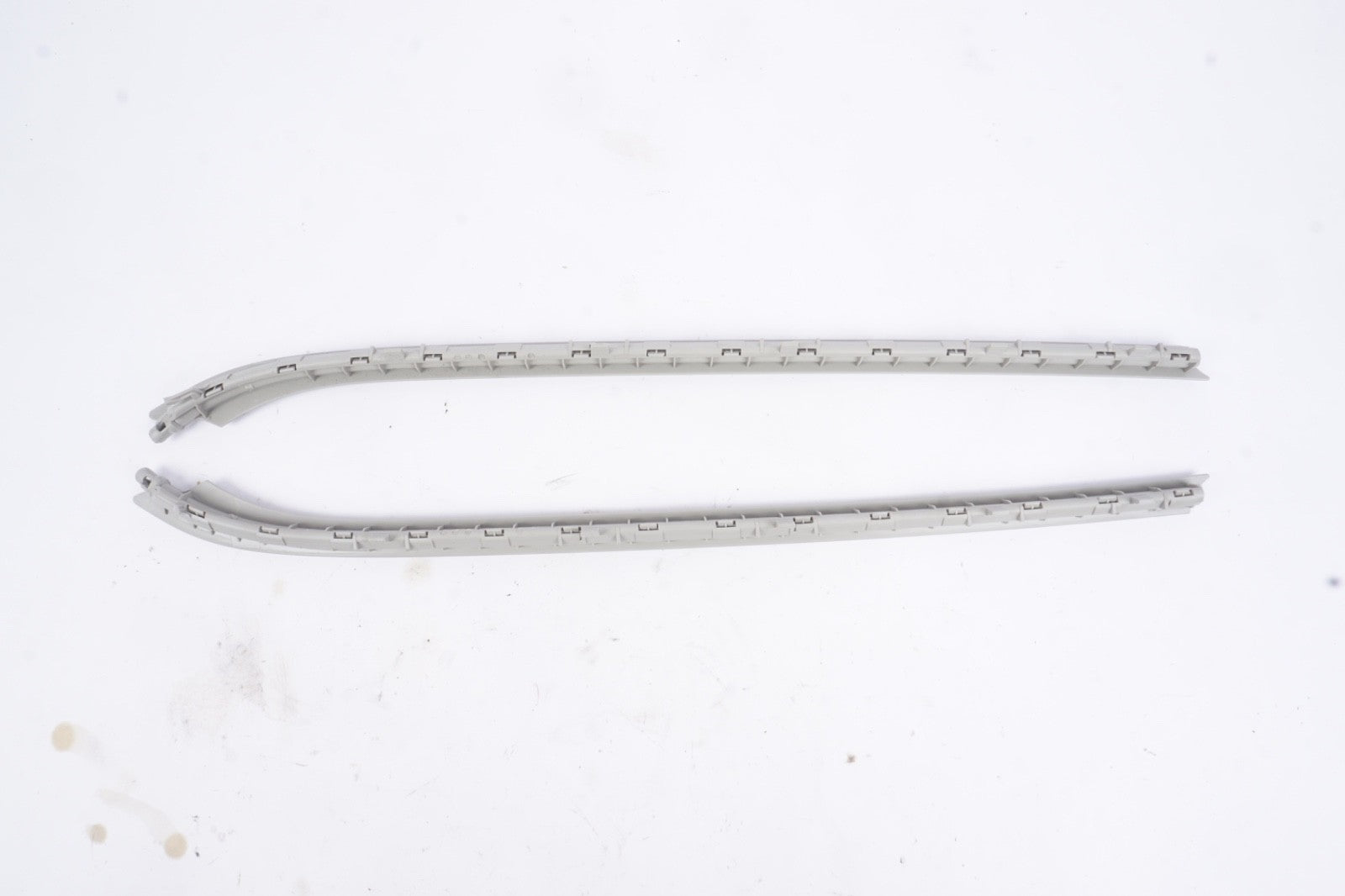 07-2013 mercedes w221 s550 s400 rear window left right sunshade rails set of 2