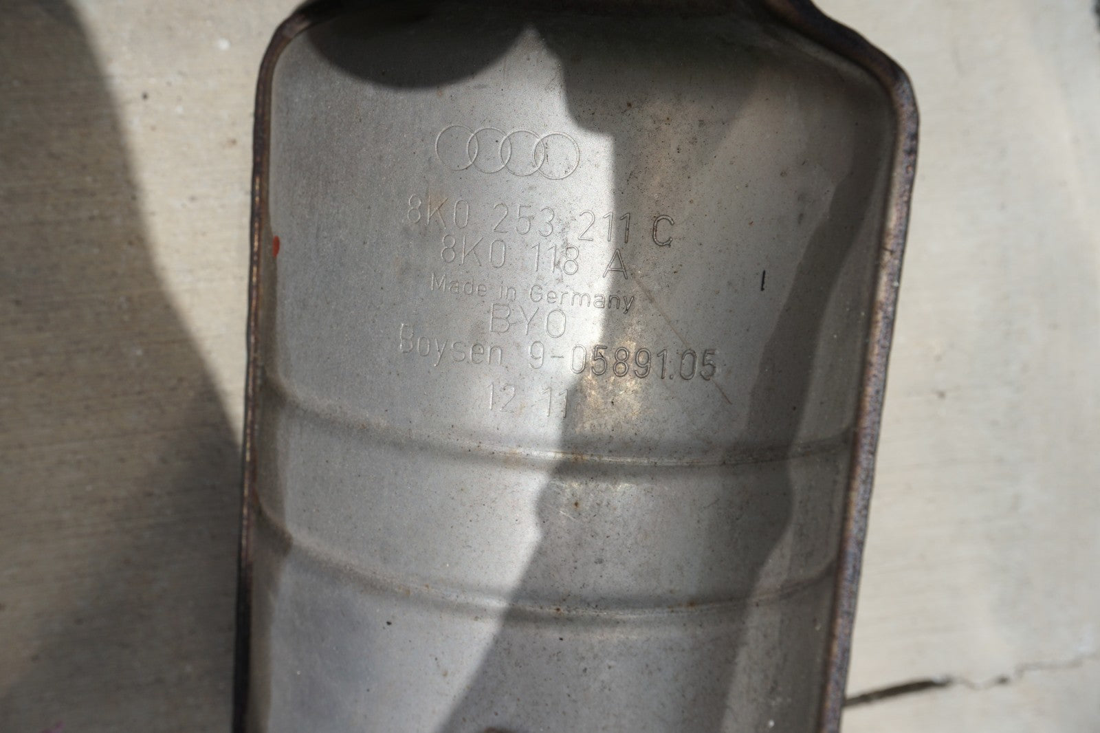 2011 - 2012 Audi A8 D4 4.2L Muffler Silencer Exhasut Pipe Tube Left OEM