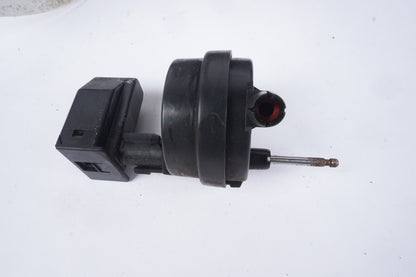 03-06 MERCEDES R230 FUEL TANK FILLER DOOR LID COVER ACTUATOR HOUSING SET OEM