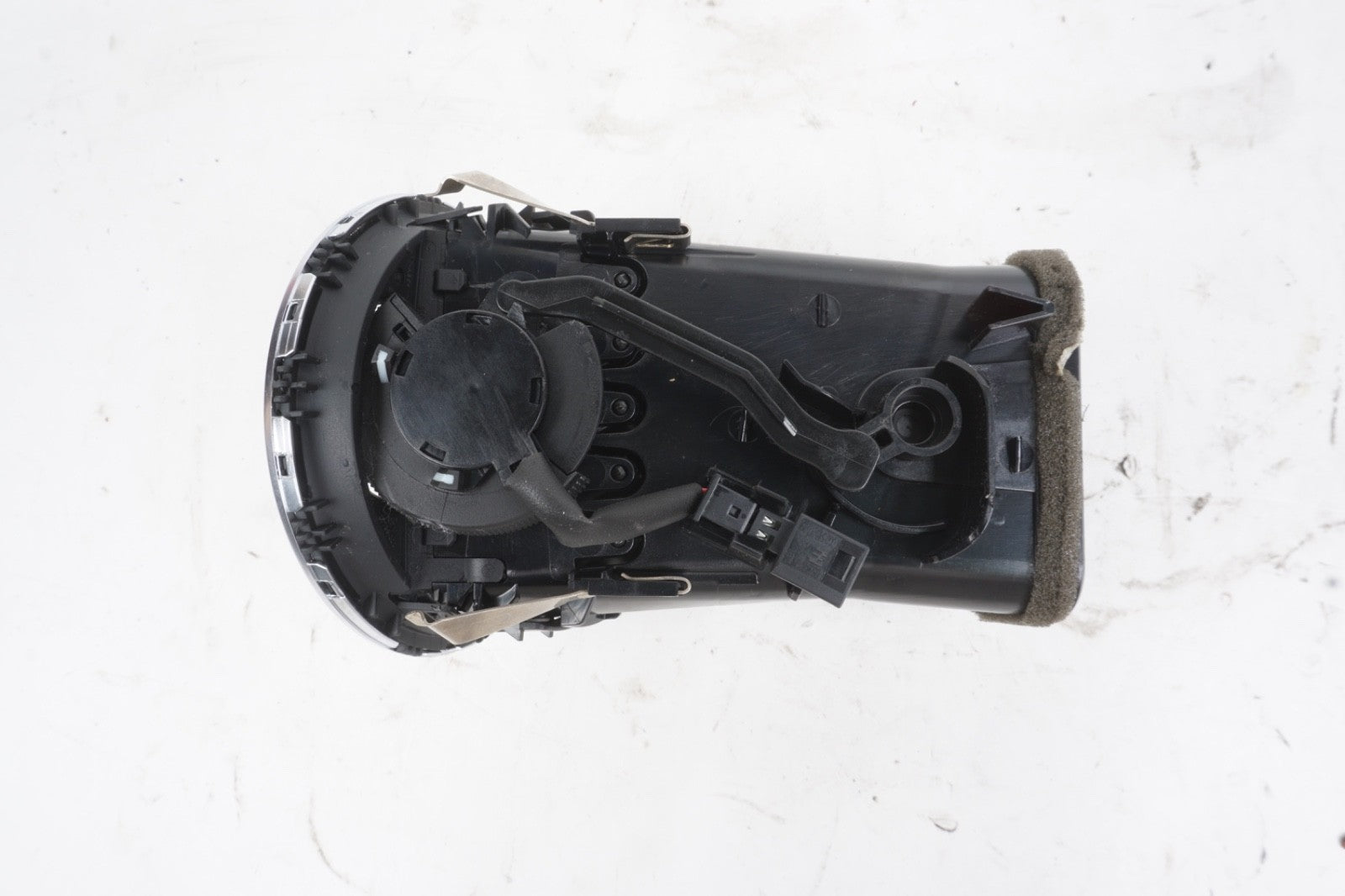 2012 - 2014 Mercedes C250 C350 Reft Side Dash Grille Air Vent OEM