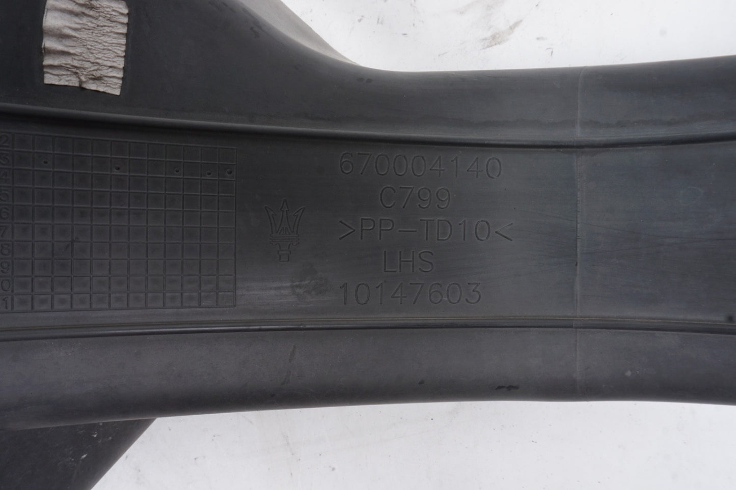 2014-2021 MASERATI GHIBLI M157 3.0L FRONT LEFT INTERCOOLER AIR DUCT SHROUD OEM