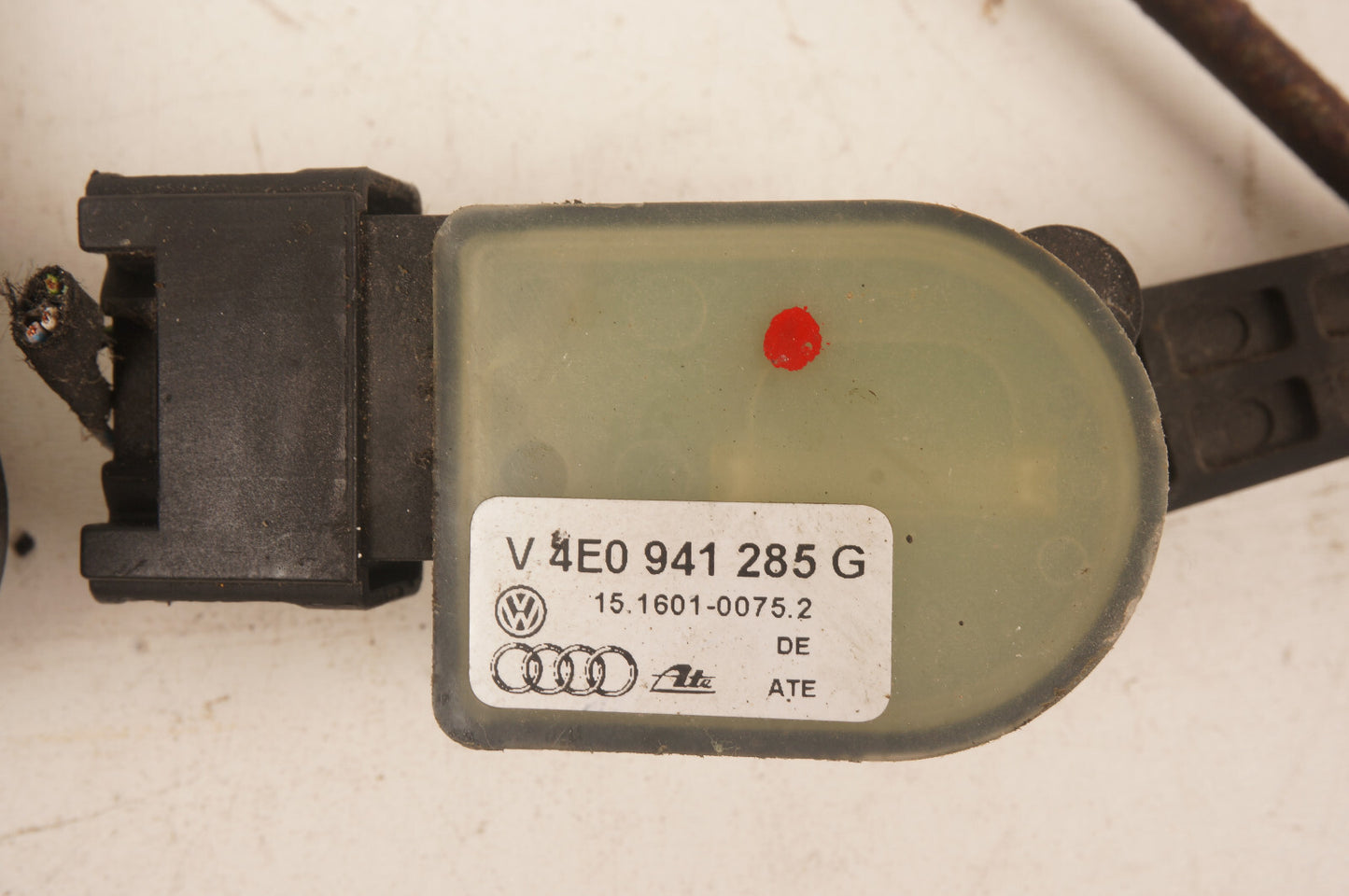 AUDI A8 A8L HEIGHT LEVEL SENSOR SET OF 2 4E0941286G / 4E0941285G OEM