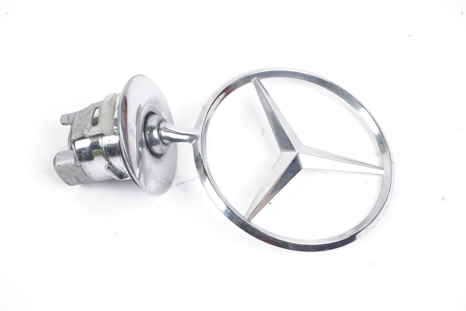 2008 - 2011 Mercedes W204 C300 Hood Logo Emblem Ornament OEM