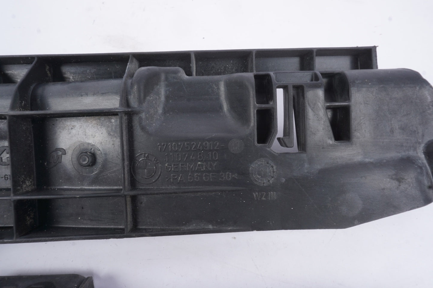 2008 - 2013 BMW E90 E92 E93 M3 FRONT LEFT & RIGHT RADIATOR MOUNTING BRACKET OEM