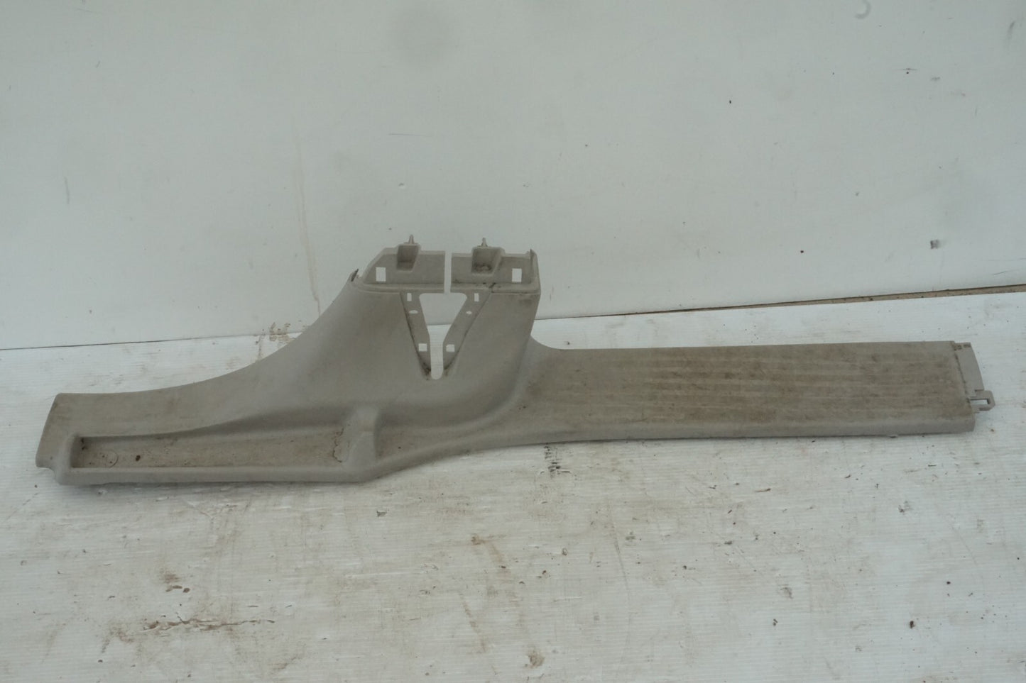 17-20 CHRYSLER PACIFICA RIGHT PASSENGER SIDE SCUFF PLATE TRIM COVER OEM