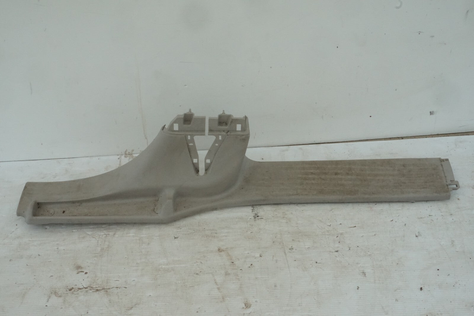 17-20 CHRYSLER PACIFICA RIGHT PASSENGER SIDE SCUFF PLATE TRIM COVER OEM