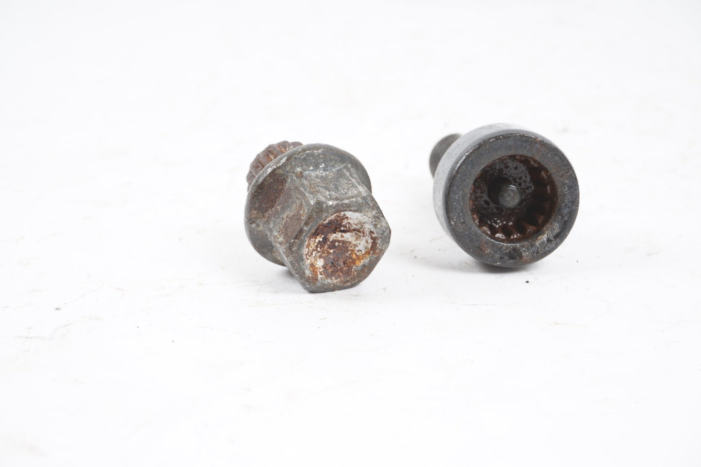 W221 W222 W166 W167 W204 W216 W213 WHEEL LUG NUT W/ LOCK KEY SET of 6 OEM