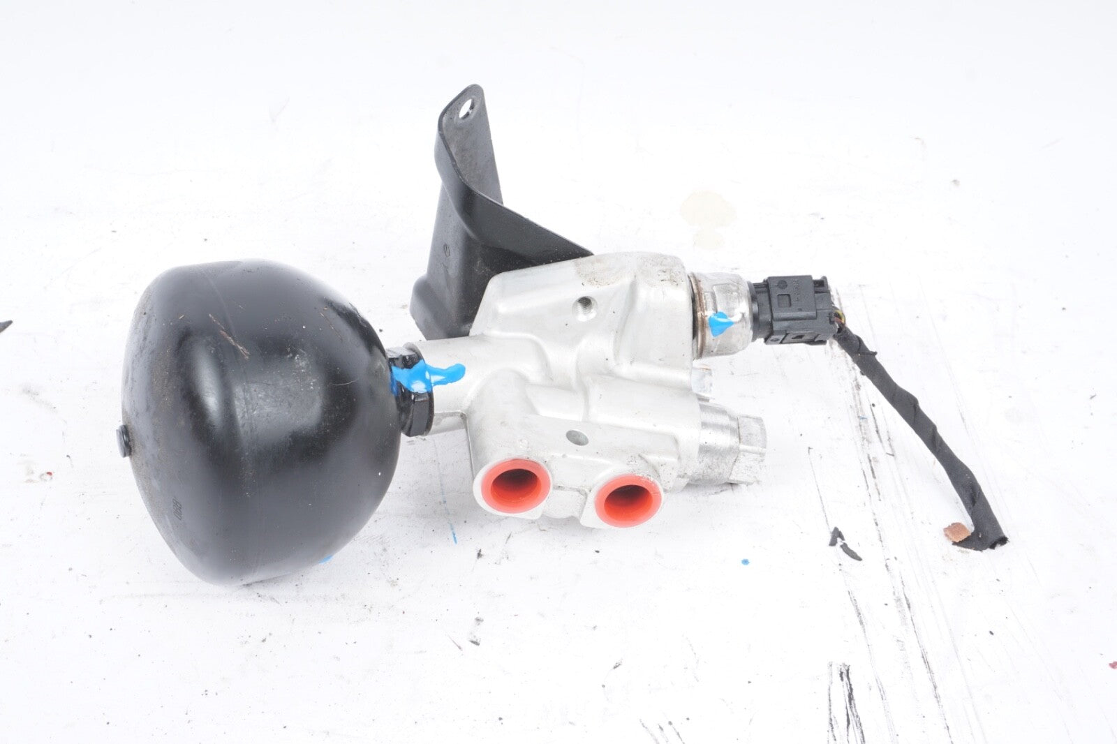 00-08 Mercedes R230 SL500 Pressure Relief Valve ABC Hydraulic Suspension Oem