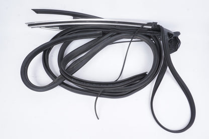 21 - 24 BMW 430I Convertible Front Windshield Weatherstrip Seal 7482775 OEM