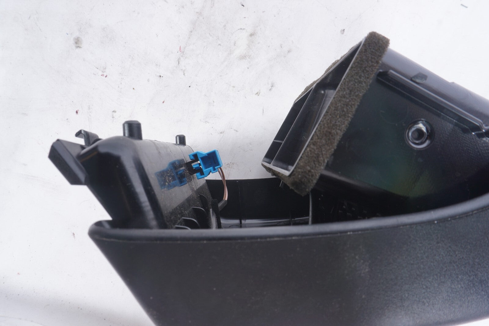 08-14 Mercedes C300 C350 W204 Rear Center Console AC Air Vent Trim  OEM