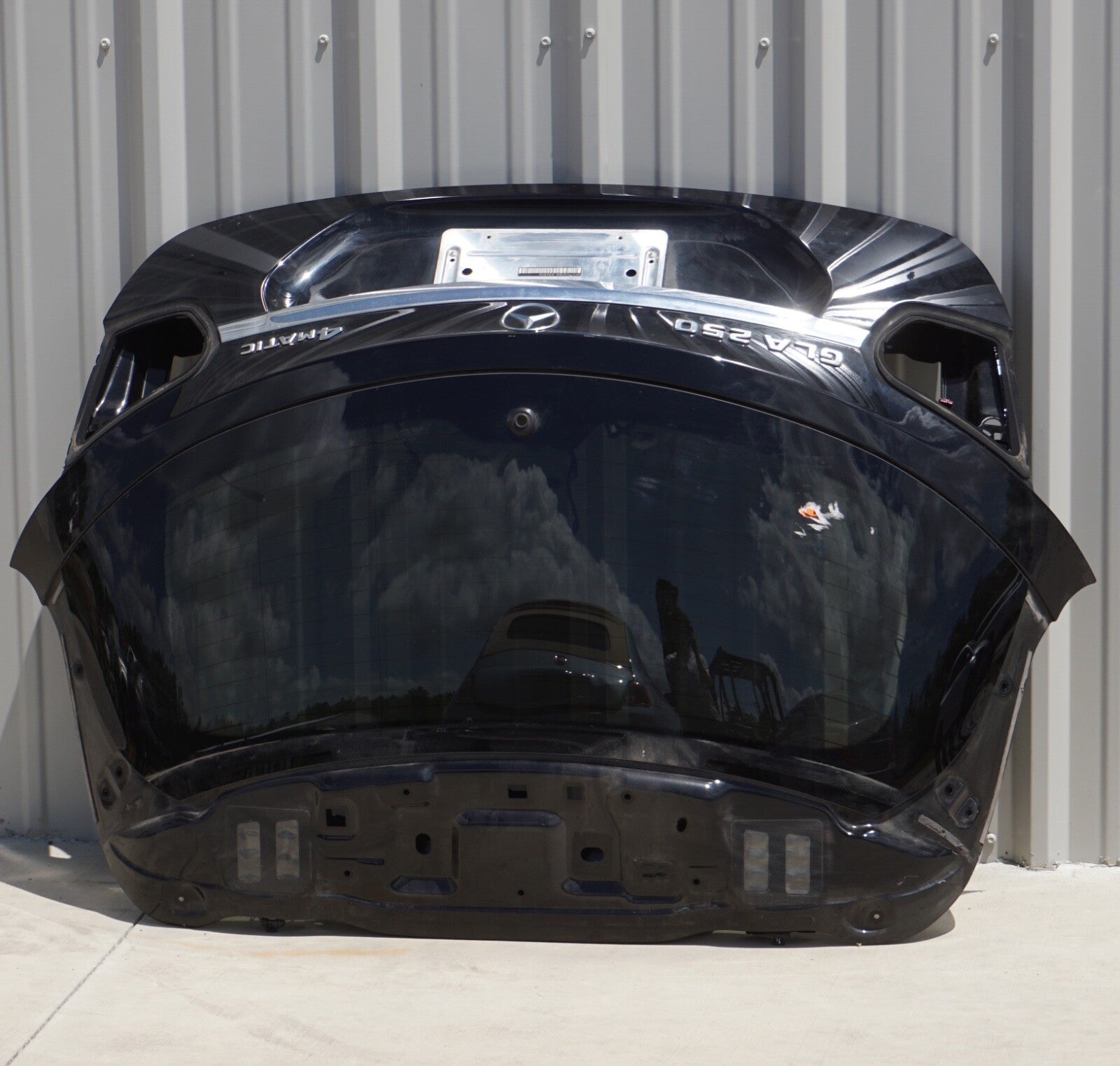 2015 - 2020 MERCEDES GLA250 X156 TAILGATE BACK DOOR SHELL PANEL W/ GLASS OEM