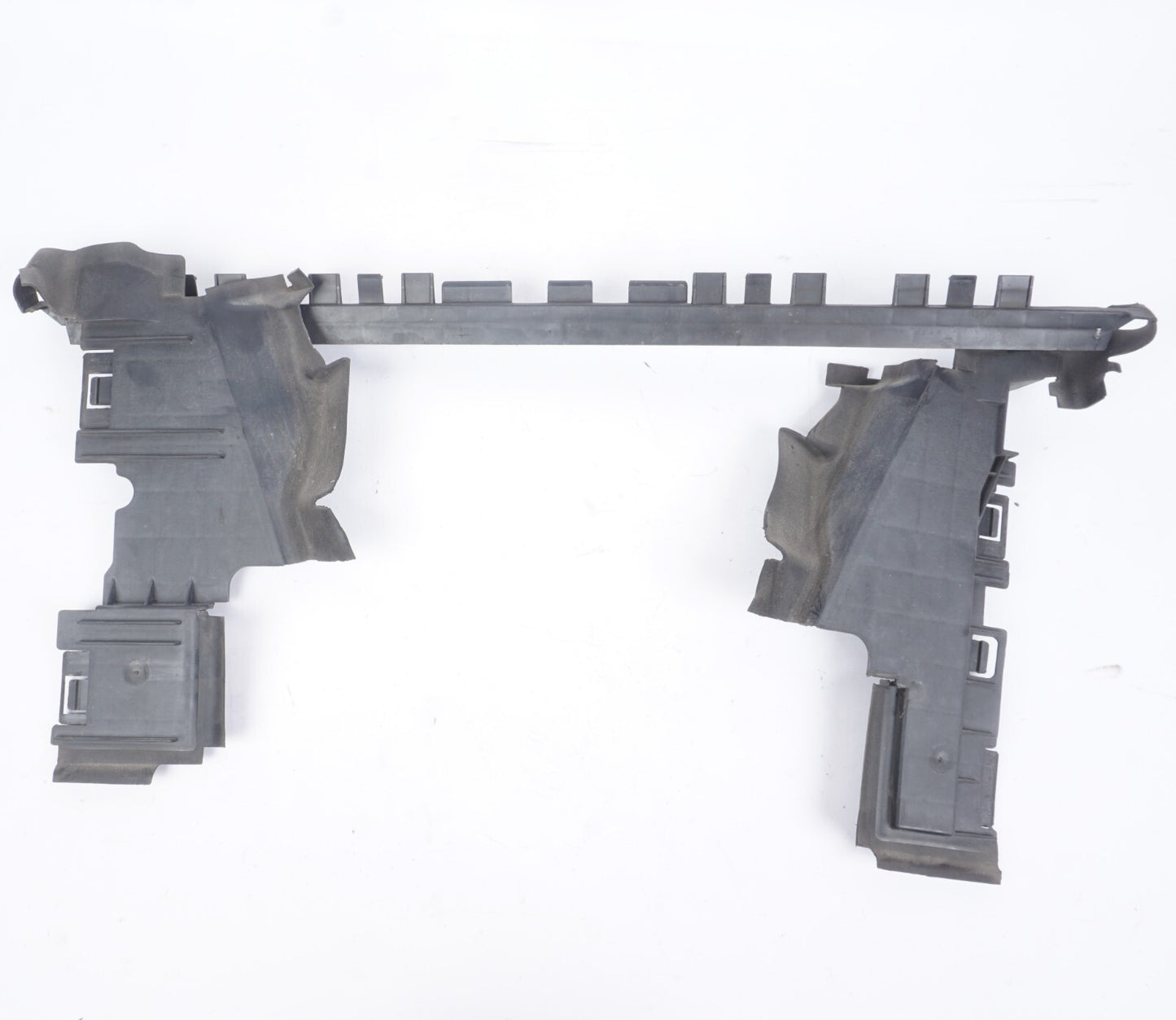 10-13 Mercedes W207 E350 E550 Air Guide Plate Baffle Trim A2075050530  OEM